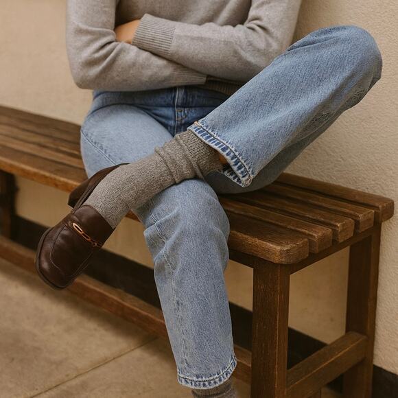 Y2K Nine West Brown Leather 90s Minimalist Leather Heeled Loafers Gold Detail 9 - Picture 2 of 10